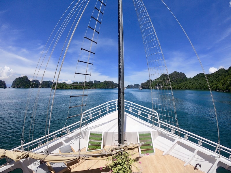 crociera nella baia di ha long