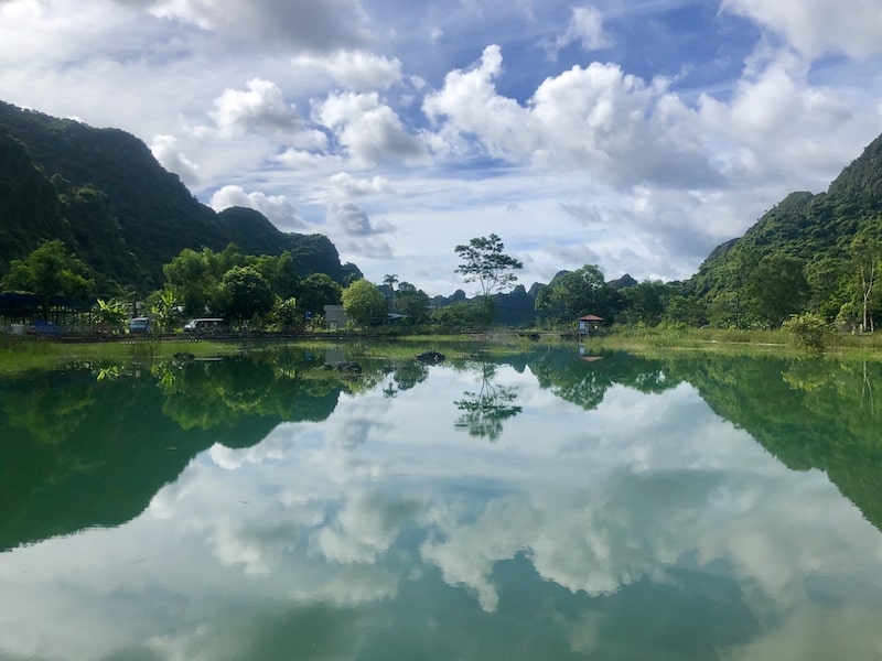 Escursione in bici nella baia di ha long cat ba