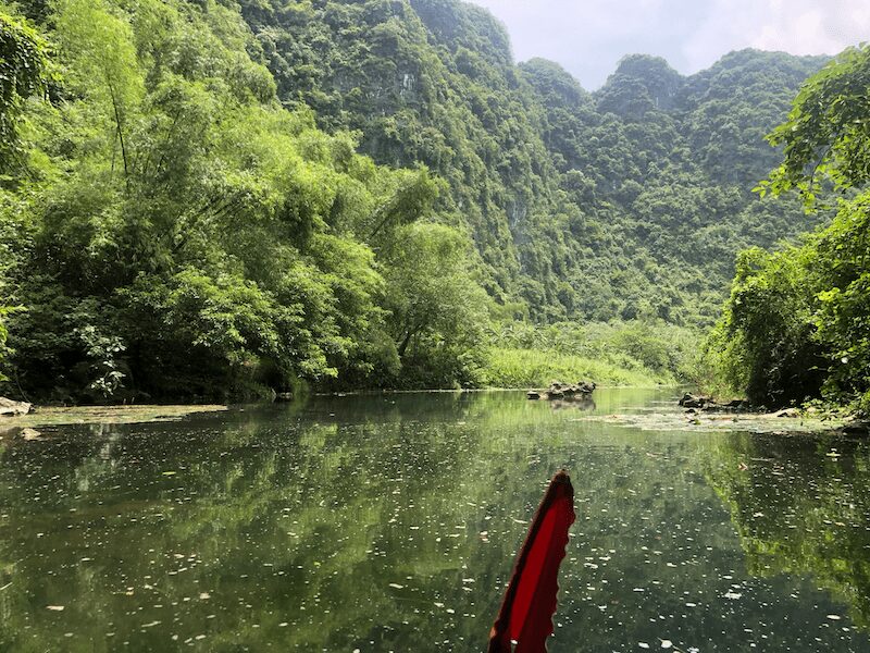 trang an barca nel parco naturale del vietnam