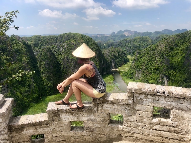 vista mua caves dall'alto a ninh binh in vietnam 