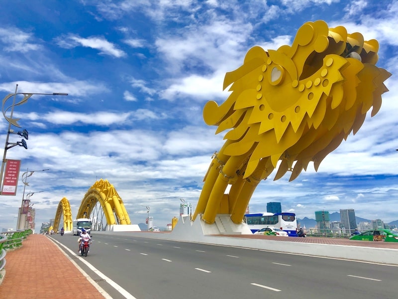 drago giallo da nang ponte vietnam