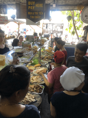 Anthony bourdain panino hoi an 1